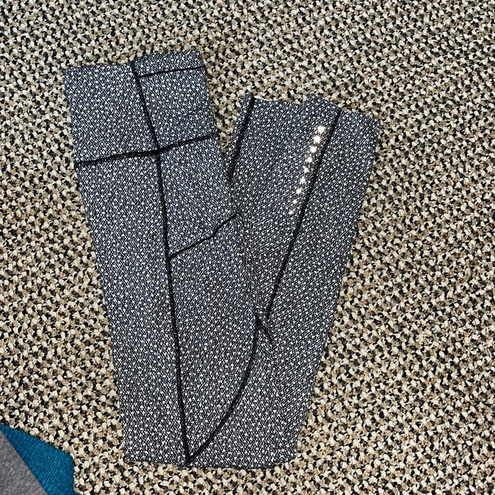Fast and free lululemon leggings!